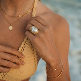 Charis goldener Perlenring