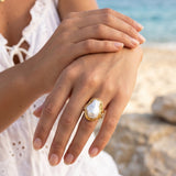 Charis goldener Perlenring