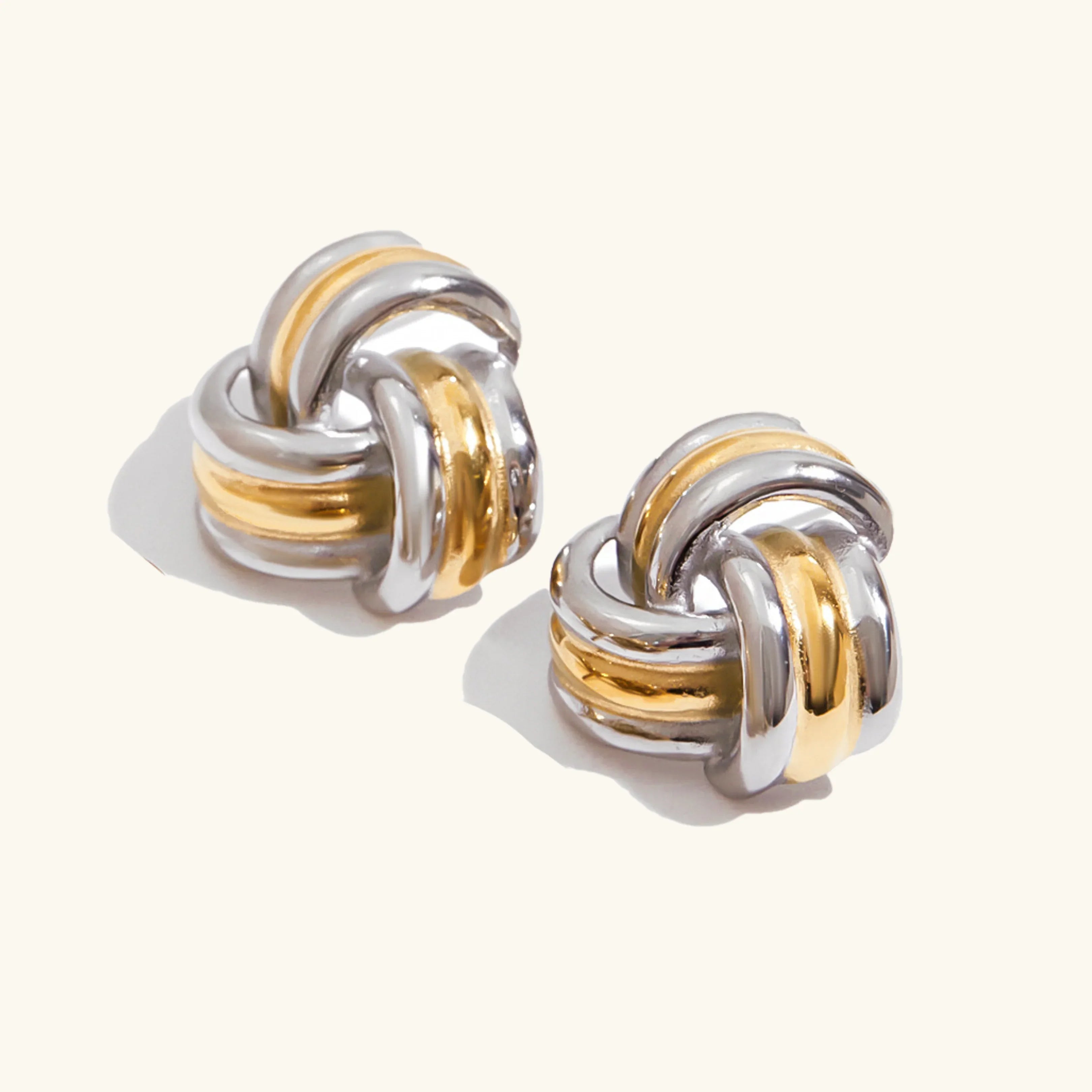 Avielle Chunky Gold Knot Ohrringe